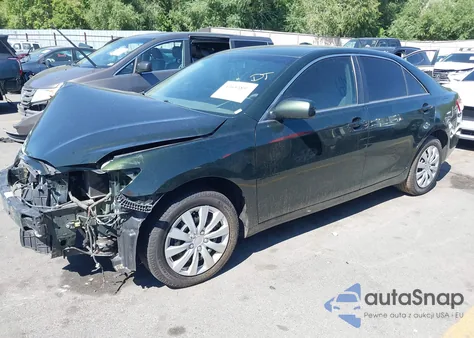 2010 Toyota Camry Le z USA, uszkodzony, nr VIN 4T4BF3EK1AR027092